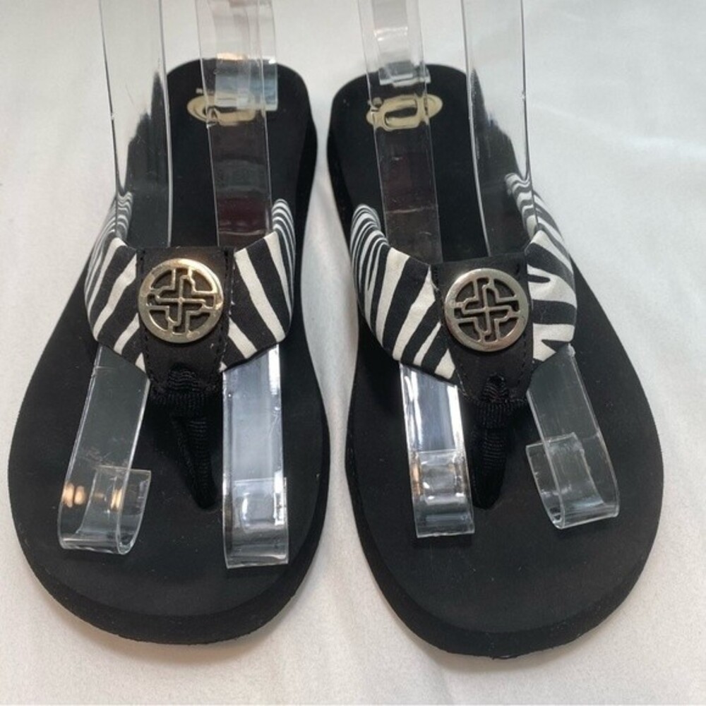 Animal Print Silver Logo Black White Comfy Dressy Casual Flip Flops Size 7.5